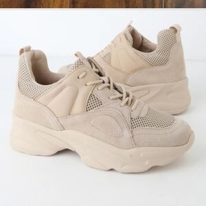 Steve Madden Tan Sneakers with Chunky Sole and Sporty Design